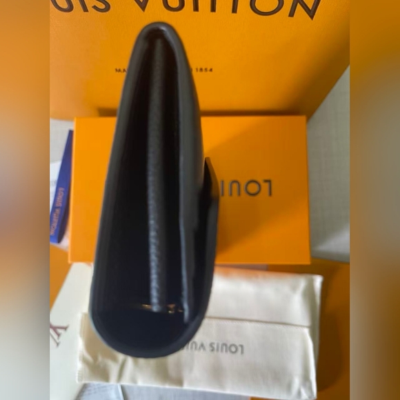 LOUIS VUITTON Monogram Empreinte Leather Sarah Wallet - Picture 7 of 11